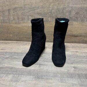 Steve Madden Evana Black Faux Suede Bootie Women's Size 8.5